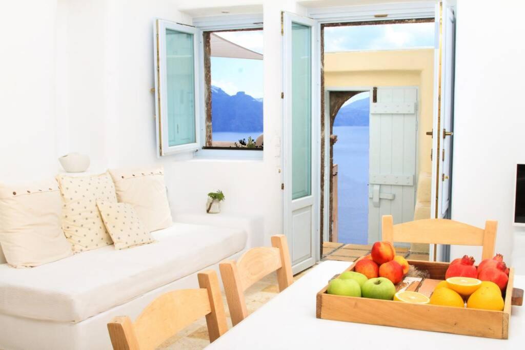 Dionyssos Cave House Villa Oia  Exterior photo