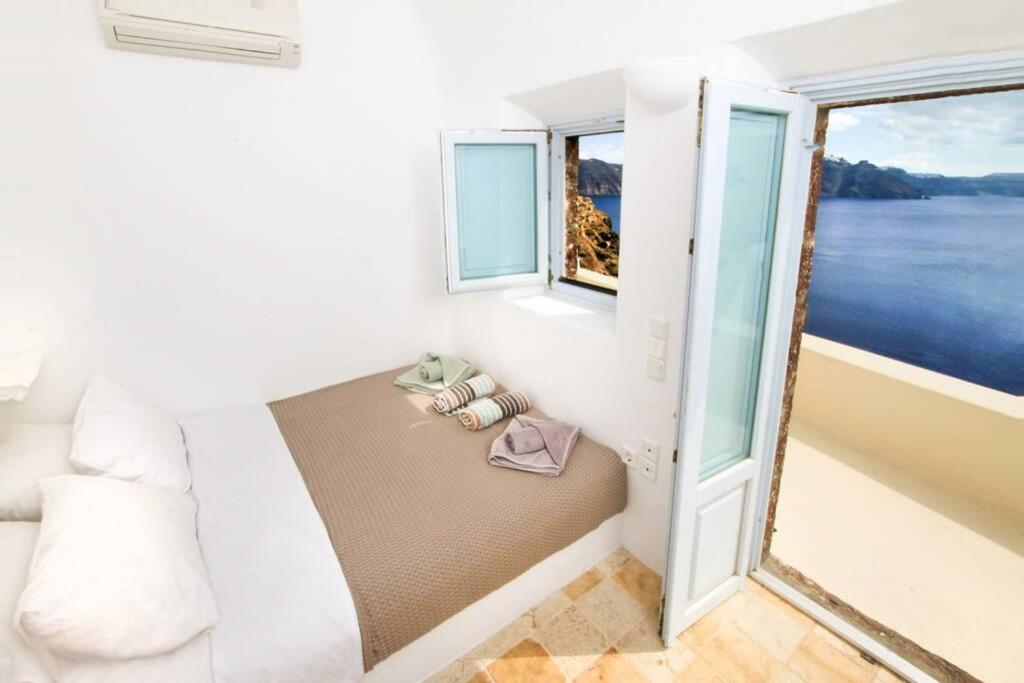 Dionyssos Cave House Villa Oia  Exterior photo