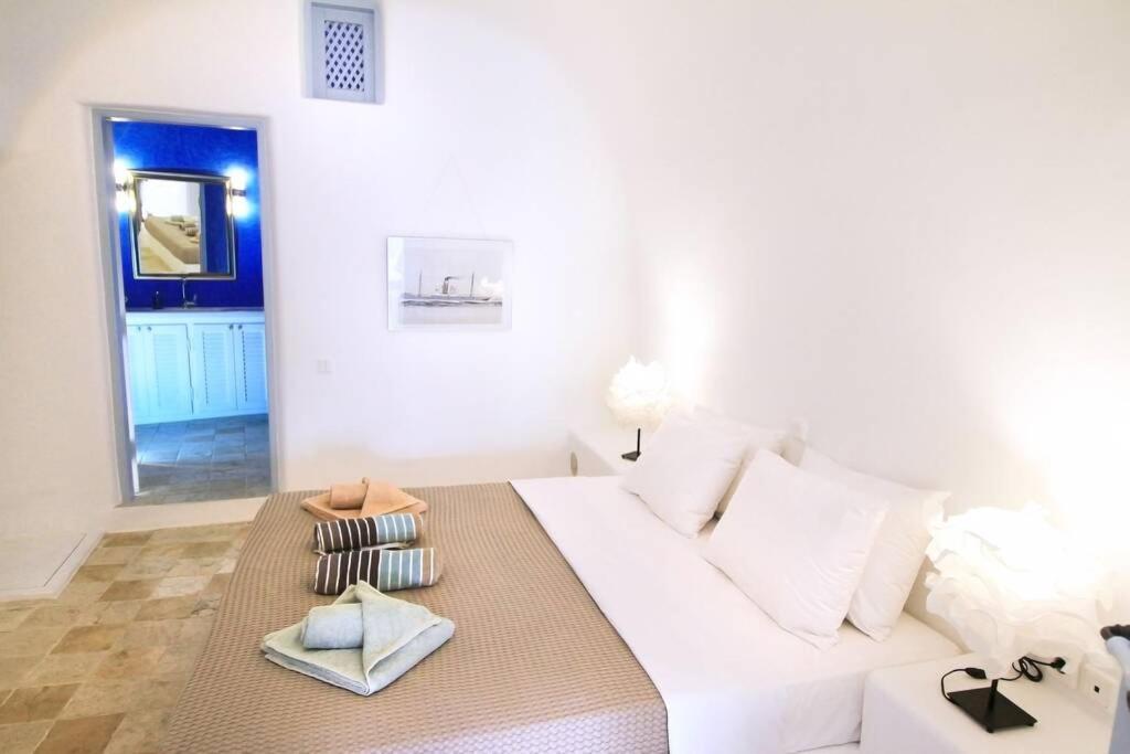 Dionyssos Cave House Villa Oia  Exterior photo