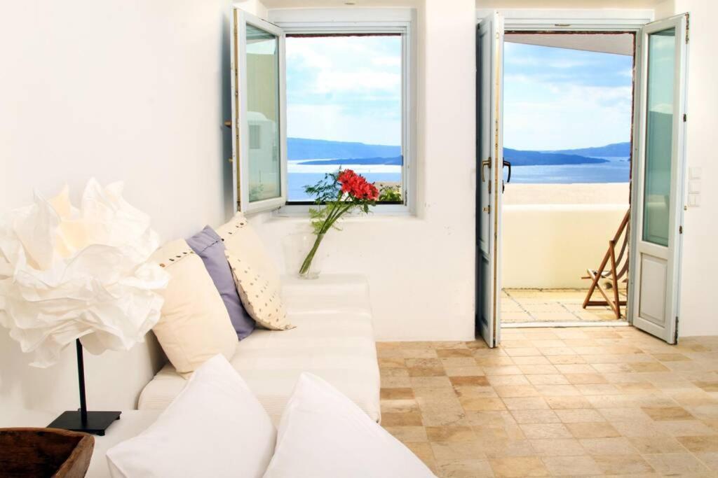 Dionyssos Cave House Villa Oia  Exterior photo