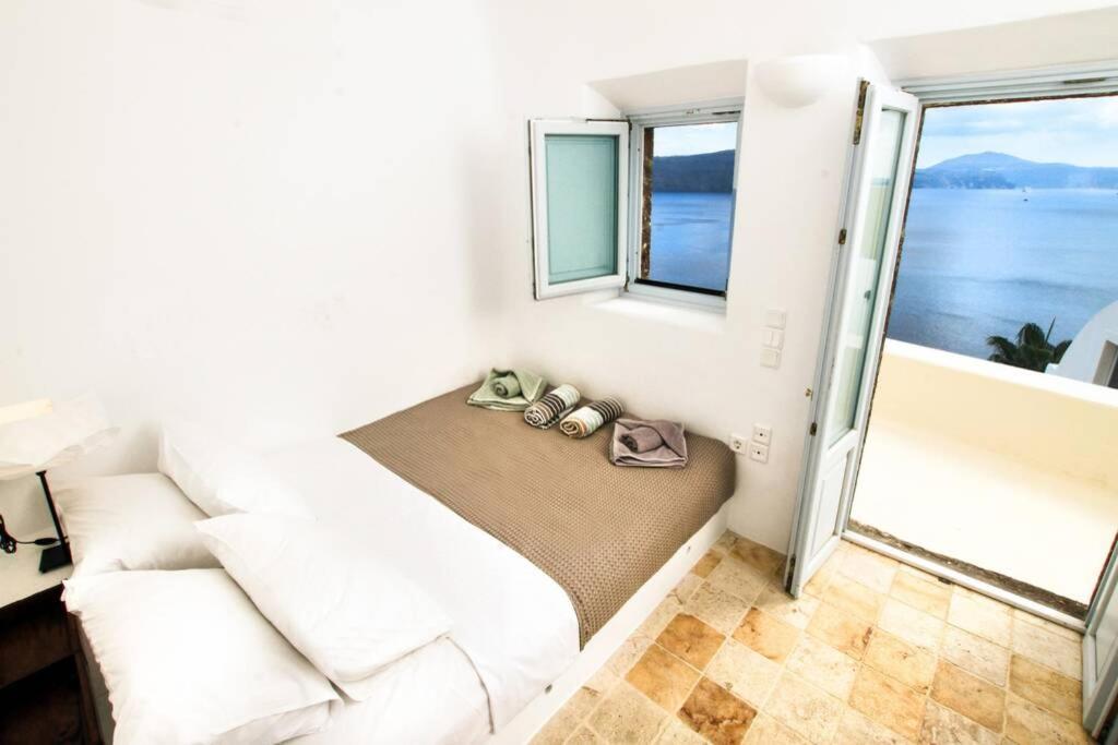 Dionyssos Cave House Villa Oia  Exterior photo